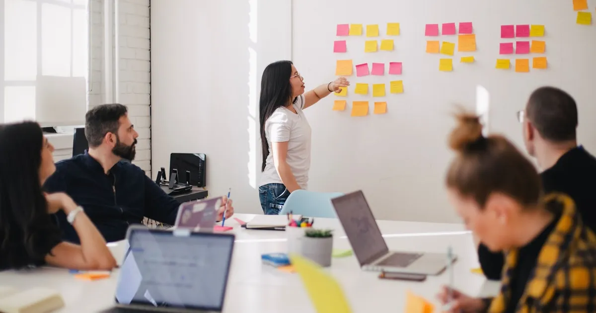 Content management workflow on multiple screens